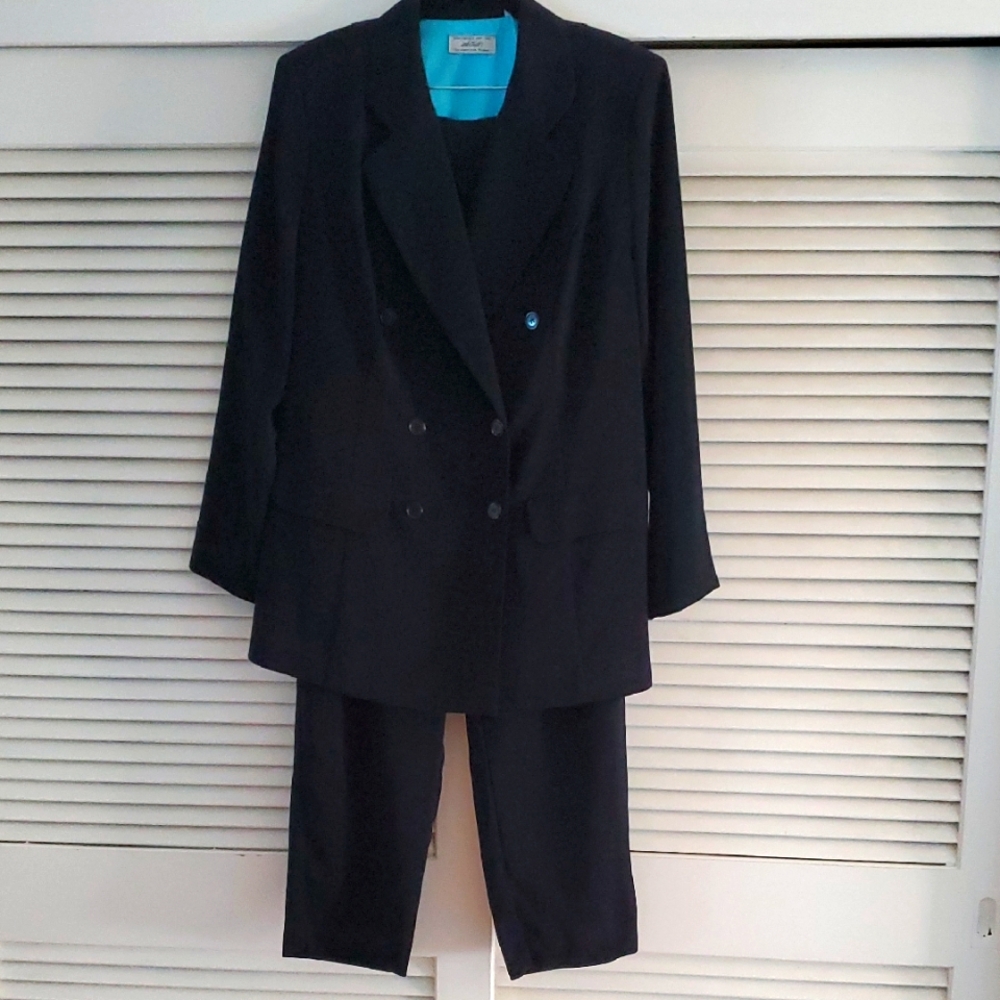 Lord & Taylor Elegant Double Breasted Black Suit Size14